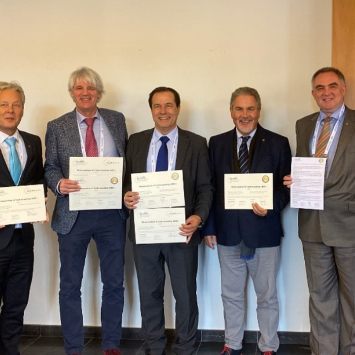 From left to right: Dirk Richter, Ivar van Heijningen, Carlos Parreira, Horacio Costa, Rado Zic.