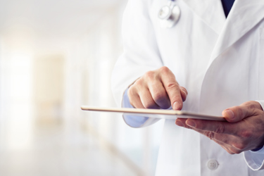 Plastic surgeons can use Facebook and Instagram to better promote their plastic surgery practice