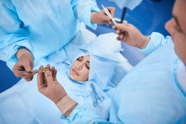 Having plastic surgery discreetly